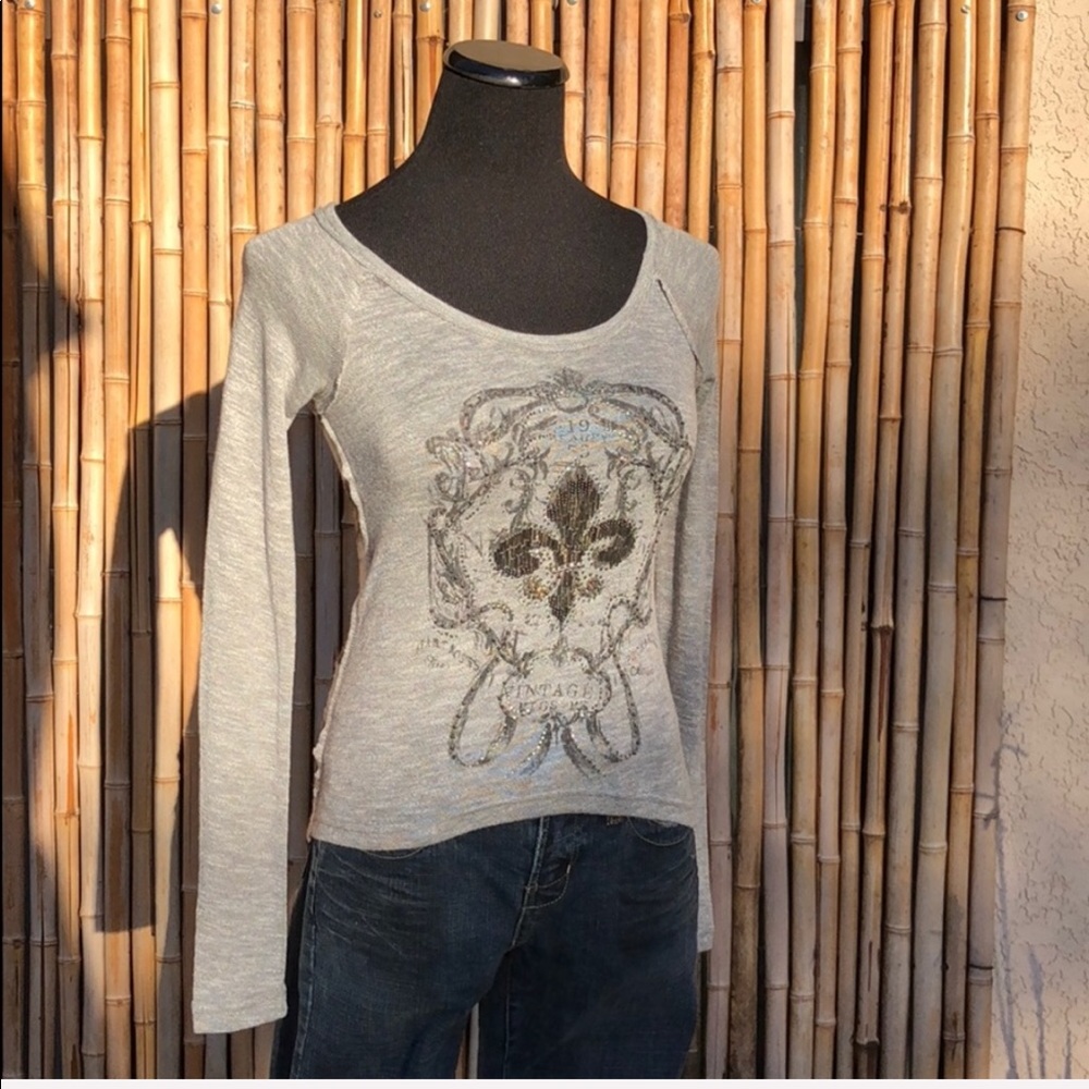 MISS ME Girl Graphic Print Gray Knit Top Sm - Picture 1 of 8